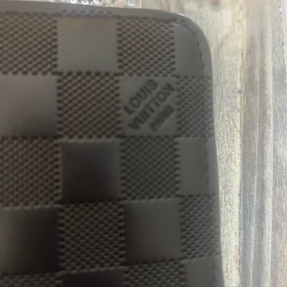 Louis Vuitton style Black Checkered Zip Wallet Damier - Picture 3 of 5